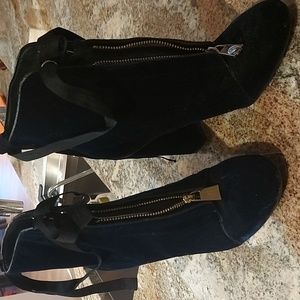 Zara front zip booties !